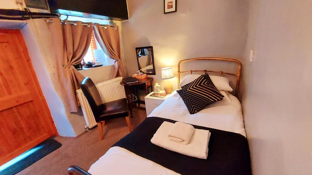 Dolgun Uchaf Historic B&B And Cottages In Snowdonia Долгелай Екстериор снимка