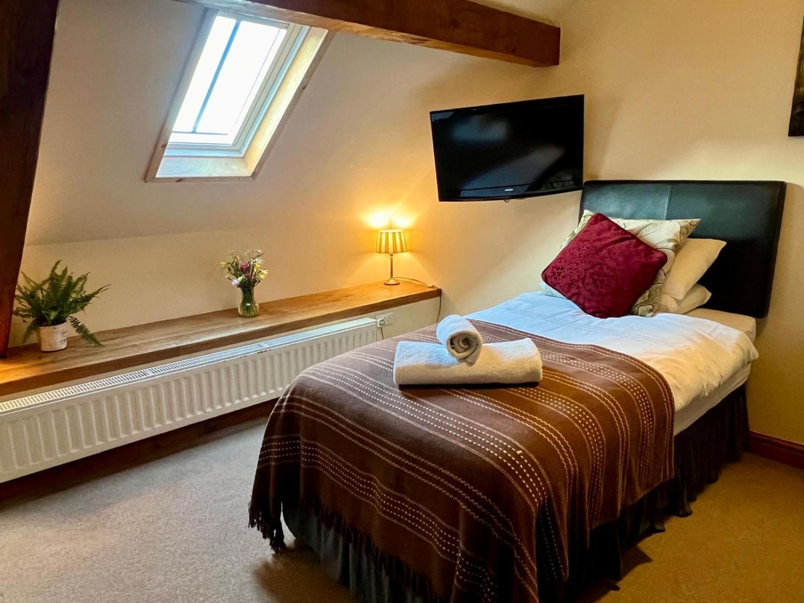 Dolgun Uchaf Historic B&B And Cottages In Snowdonia Долгелай Екстериор снимка