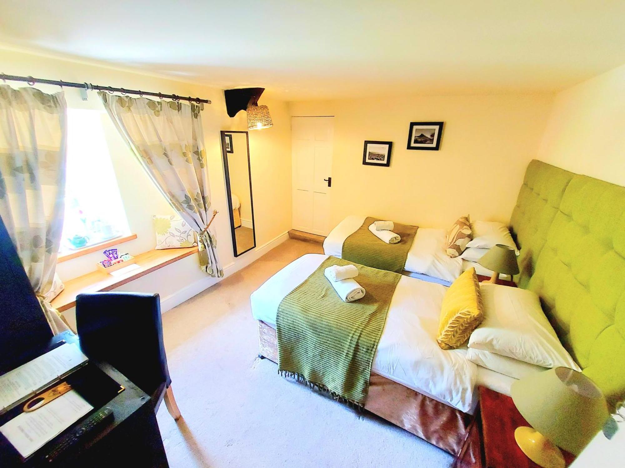 Dolgun Uchaf Historic B&B And Cottages In Snowdonia Долгелай Екстериор снимка