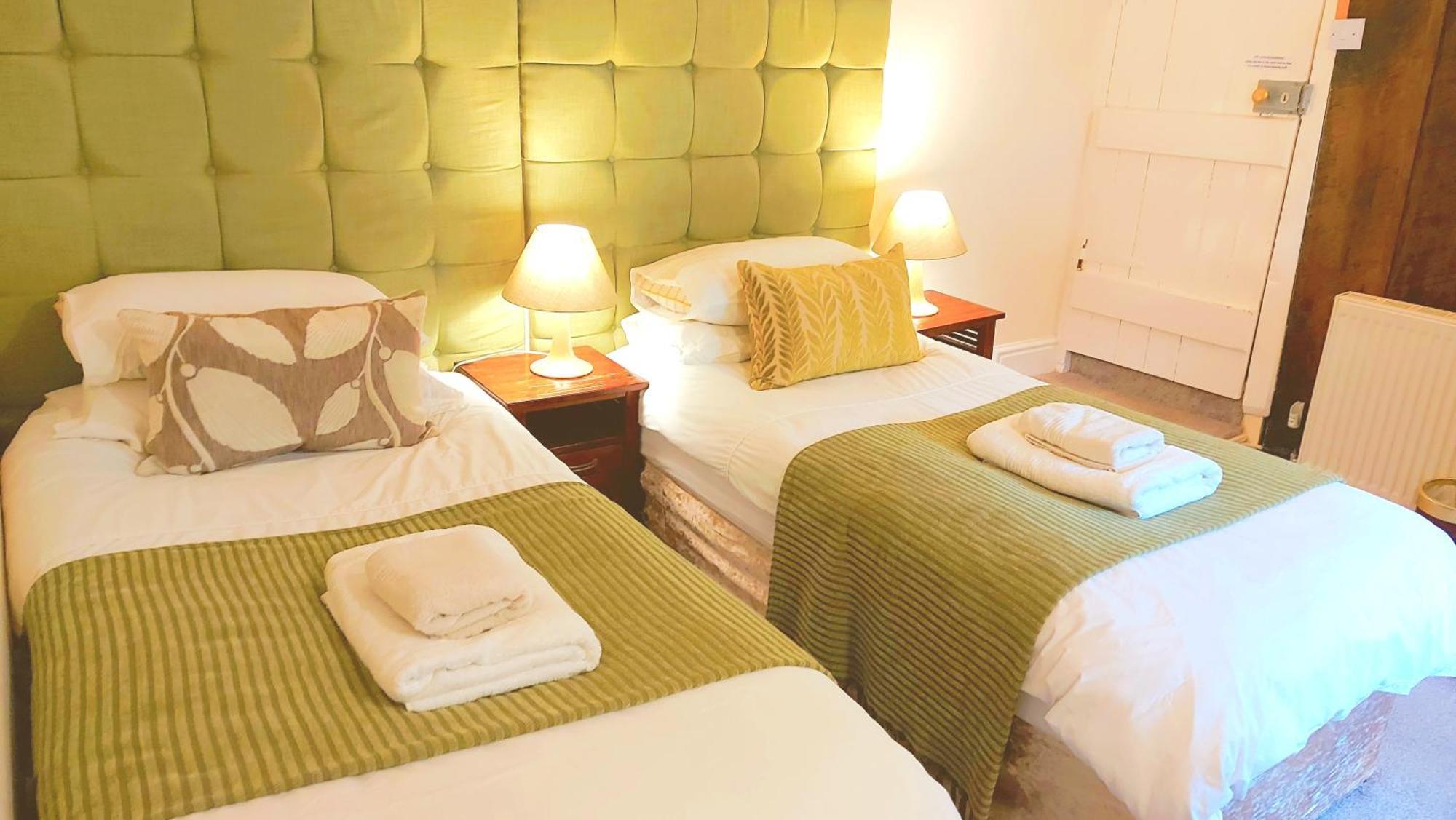 Dolgun Uchaf Historic B&B And Cottages In Snowdonia Долгелай Екстериор снимка